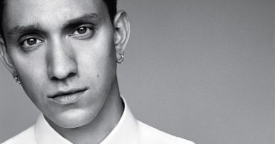 Oliver Sim - Unreliable Narrator