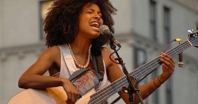 Esperanza Spalding - Vague Suspicions