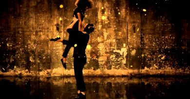 Esperanza Spalding - Crowned & Kissed