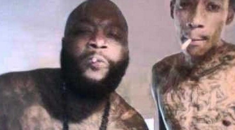 Rick Ross, Wiz Khalifa - Hella Smoke