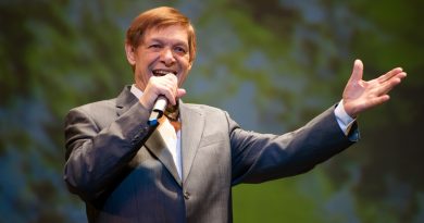 Эдуард Хиль - Песня о горячем металле