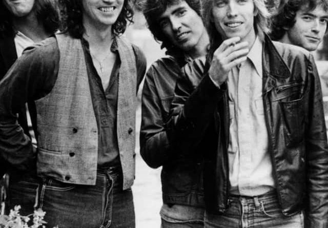 Tom Petty And The Heartbreakers - Climb That Hill