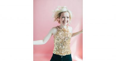 Анна Ворфоломеева - Кажется