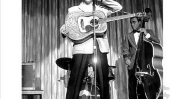 Elvis Presley - Anyplace Is Paradise
