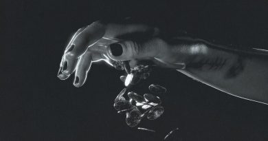 Babi, Thomas Crager - Prioridades