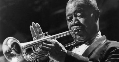 Louis Armstrong - Moon RIver