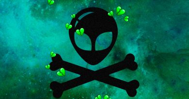 КОСМОНАВТОВ НЕТ - UFO