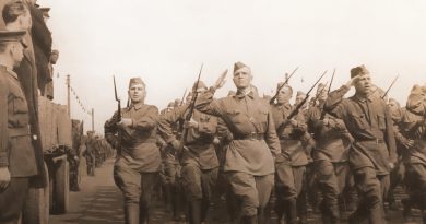 Михаил Михайлов, Владимир Захаров, Ефрем Флакс - Вася Крючкин
