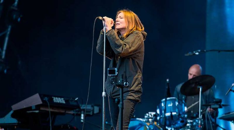 Portishead - Deep Water